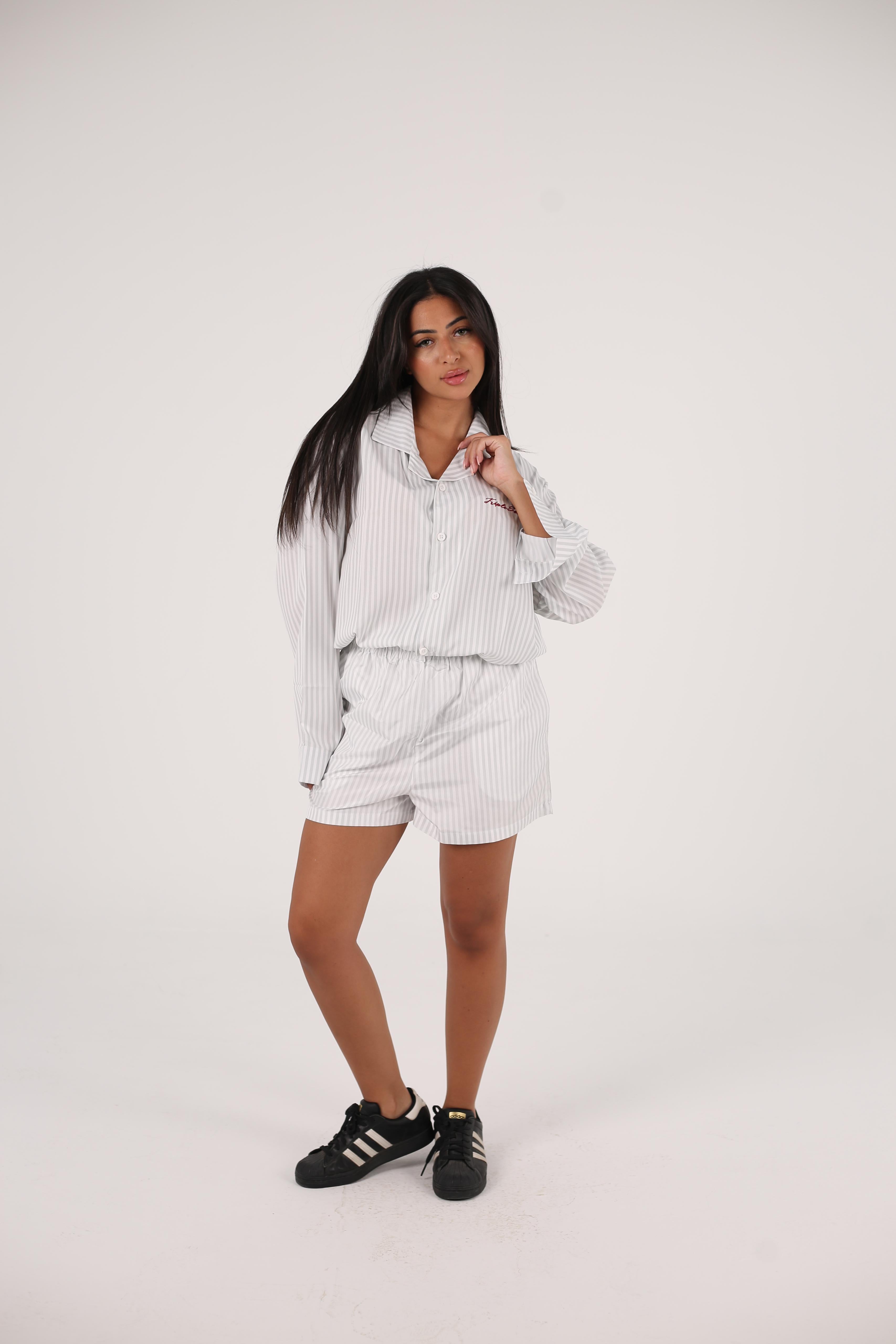 The obsidian bloom collection(Girls)Soft striped shorts