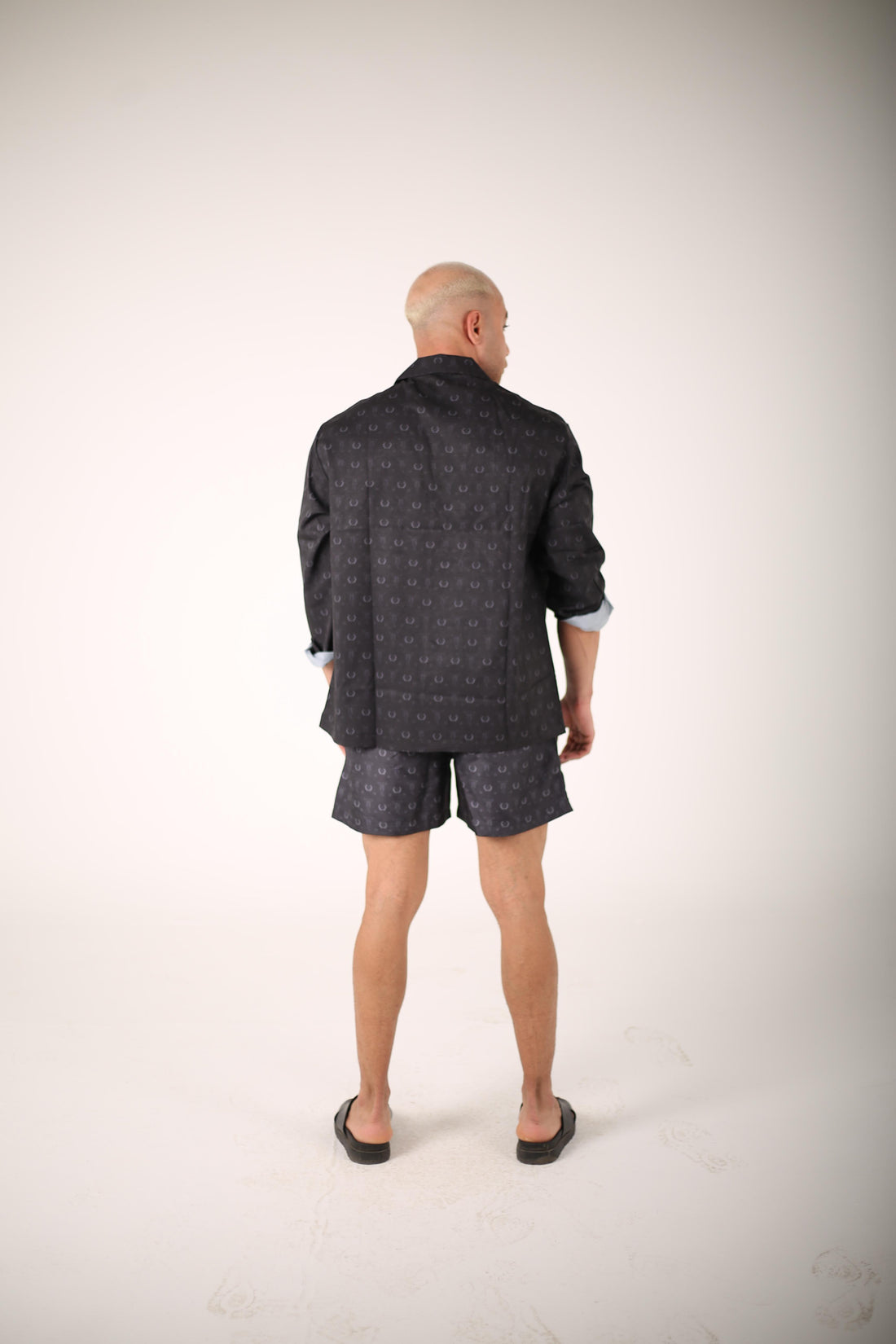 The obsidian bloom collection Soft satin T signature print shirt(Men)